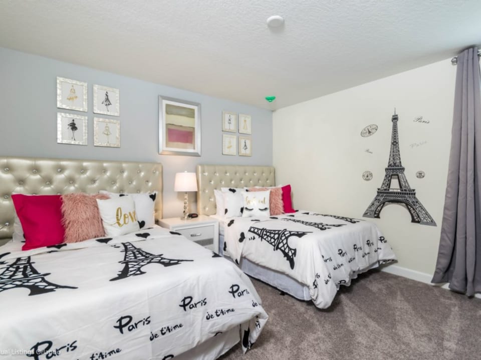 Lake View Tropical Villa Movie Room, Game Room! House in Kissimmee