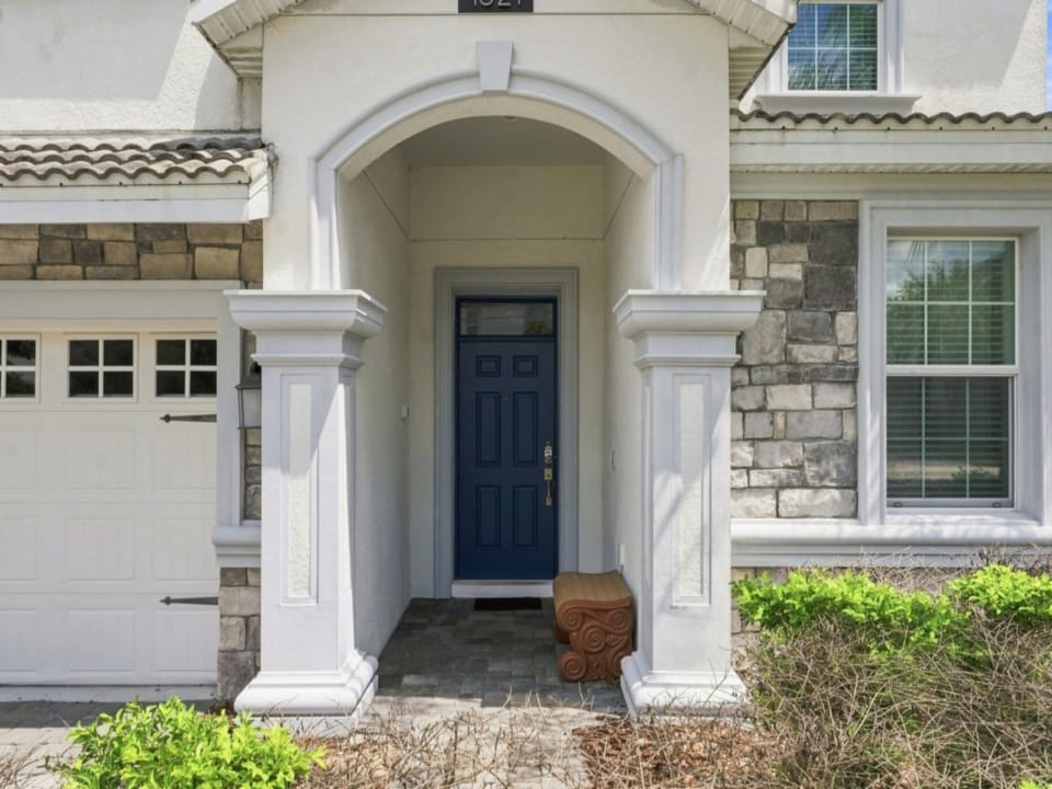 1521_Maidstone_Court_003