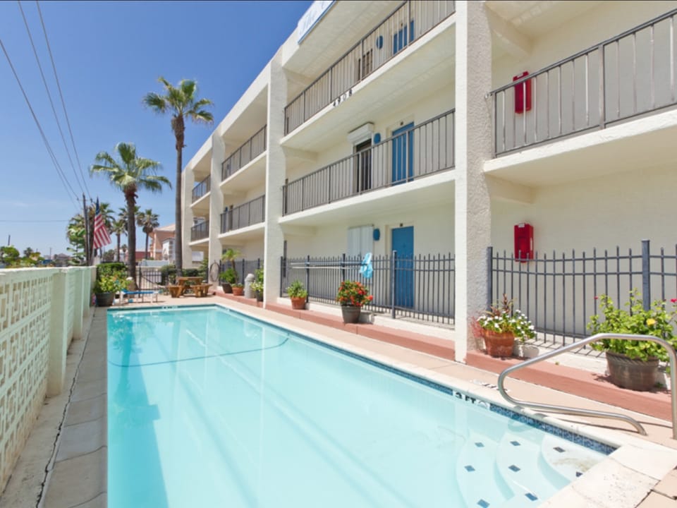 Continental #104 Apartment in South Padre Island
