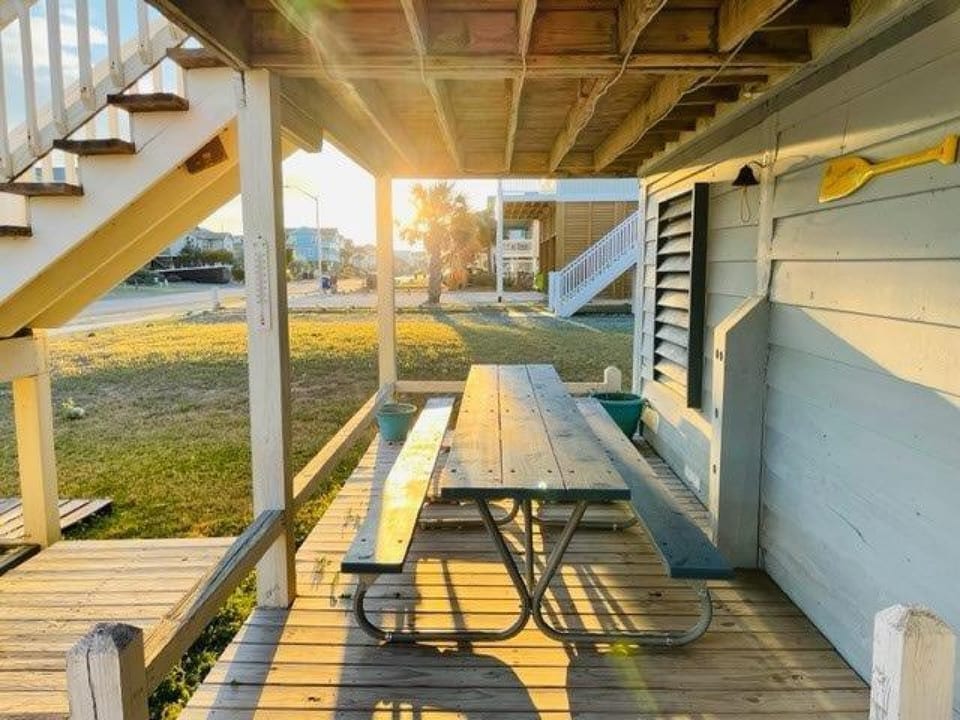 (4) Picnic Table at Front of Home