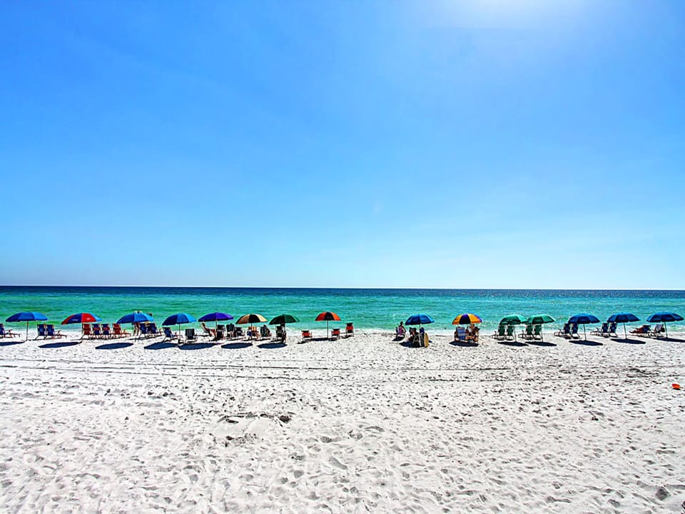 Beautiful Beach at Shoreline Towers