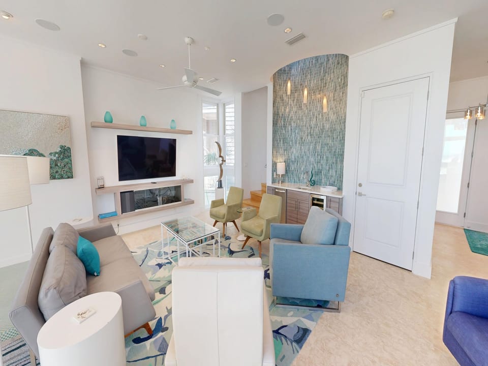 Living Room (1st Floor)