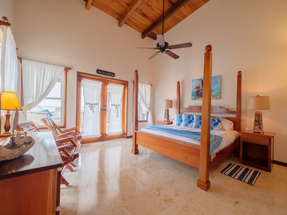 Master bedroom spacious design with high ceiling