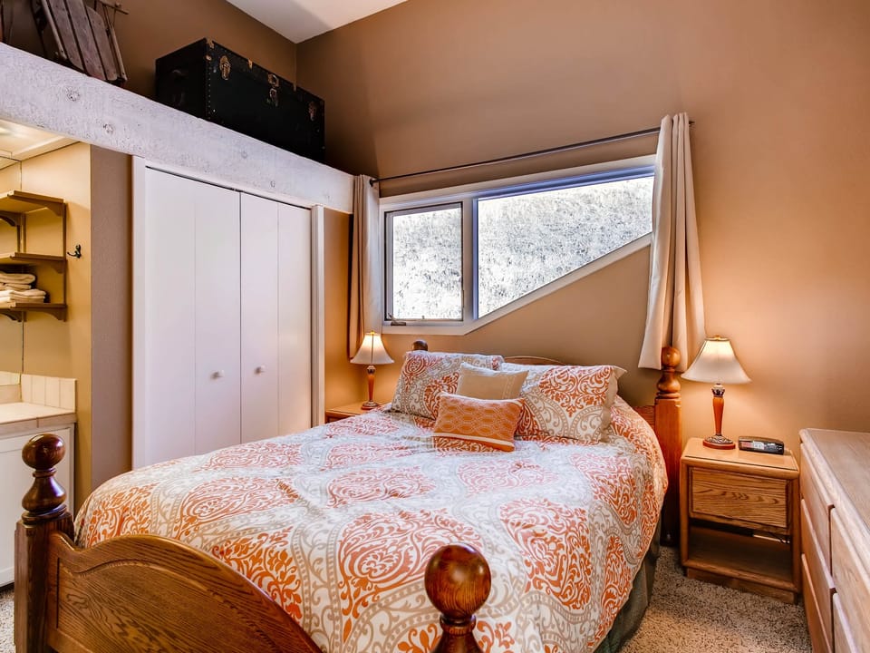 Amazing 2 BR With Balcony and Views! Apartment in Colorado
