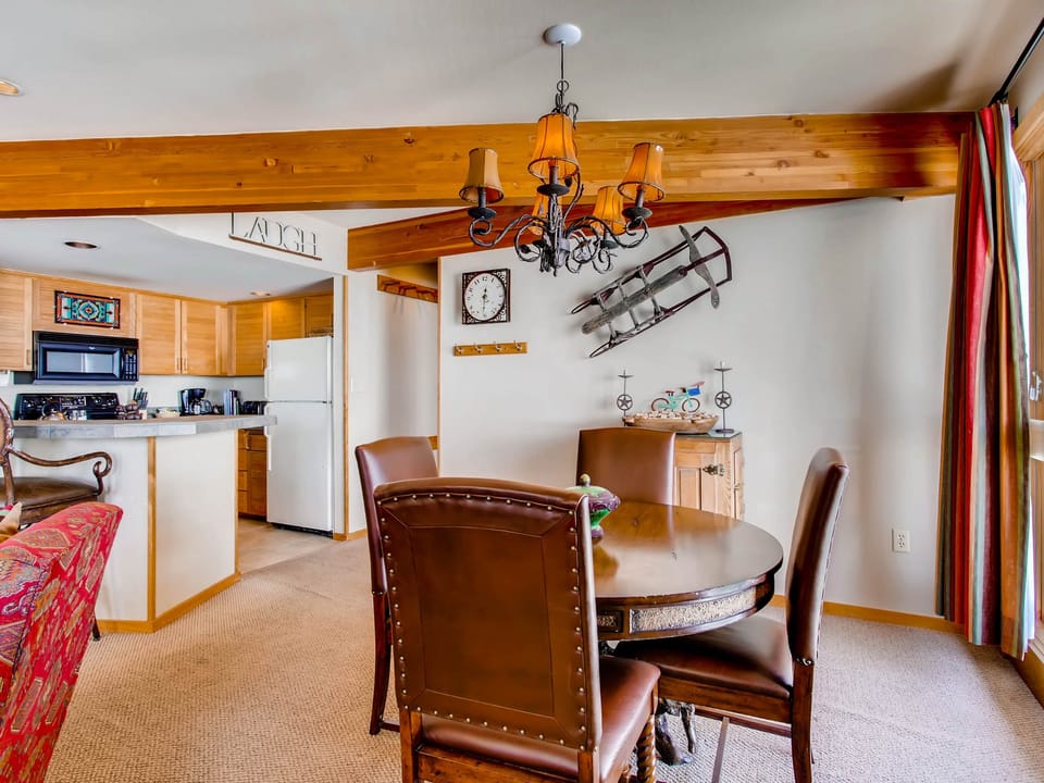 Ski-in/Ski-out 2 Br Condo- Sleeps 6 People Apartment in Colorado