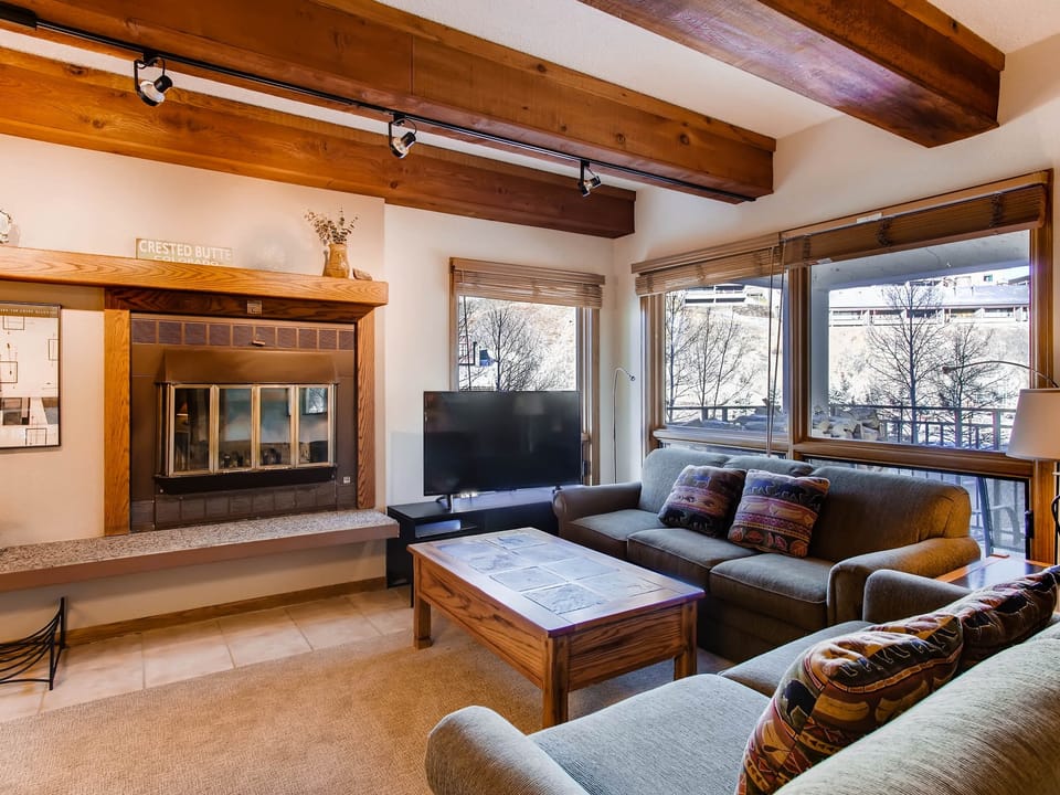 Cozy & Spacious 2 Br Condo Sleeps 6! Apartment in Colorado