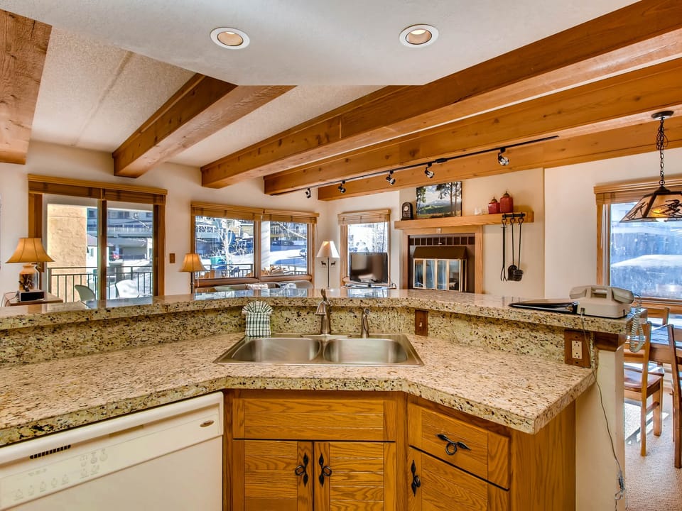 2BR Condo with Amazing View of Mt Crested Butte Apartment in Colorado
