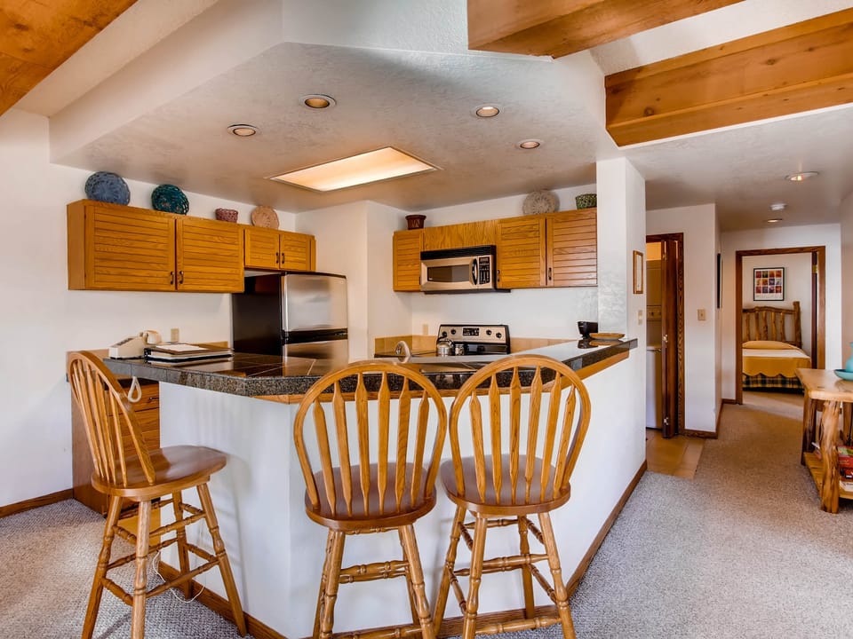 Spacious 2BR Unit with Updated Kitchen Apartment in Colorado