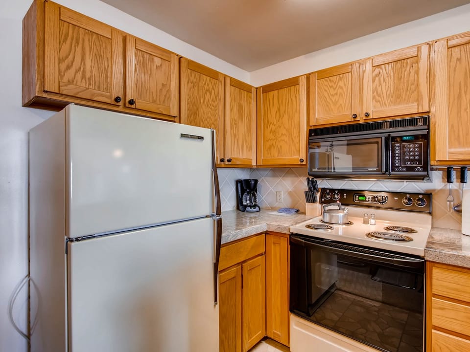 2 BR Buttes Condo- Breathtaking Views of Mountain Range Apartment in Colorado