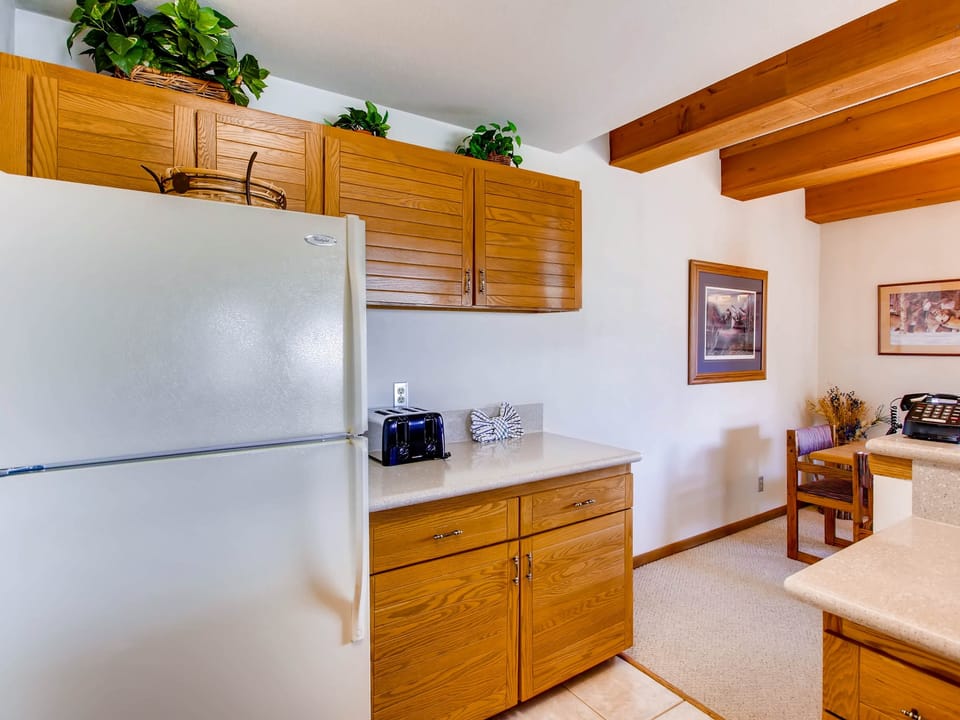 Large 2 BR with Open Floorplan & Great Views! Apartment in Colorado