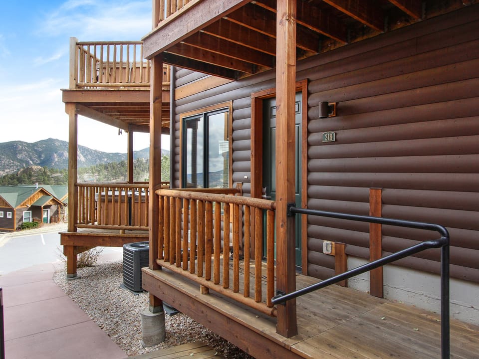 Chiefs Head Peak 21B - Enter into your mountain retreat.