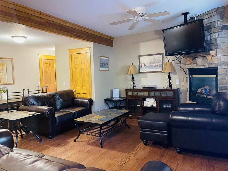 Hallet Peak - Open concept living room adjacent to kitchen.