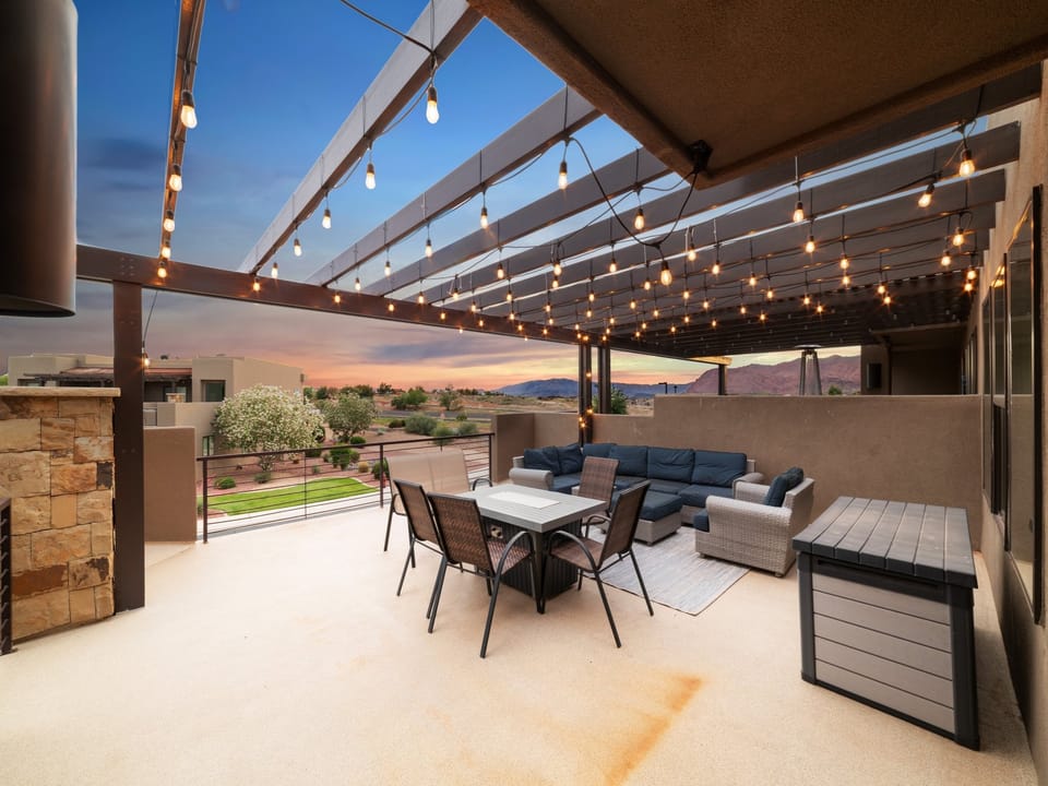 Upstairs Balcony Patio