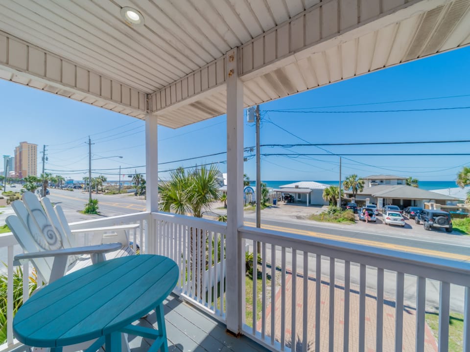 Paradise by the Pier~Deck view