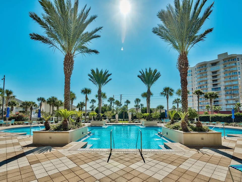 Harbor landing pool