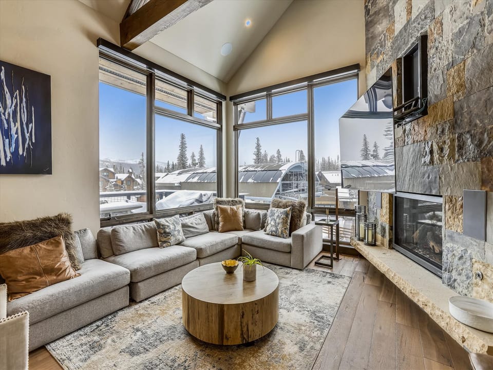 Living Area - Falcon Haus - Breckenridge Vacation Rental