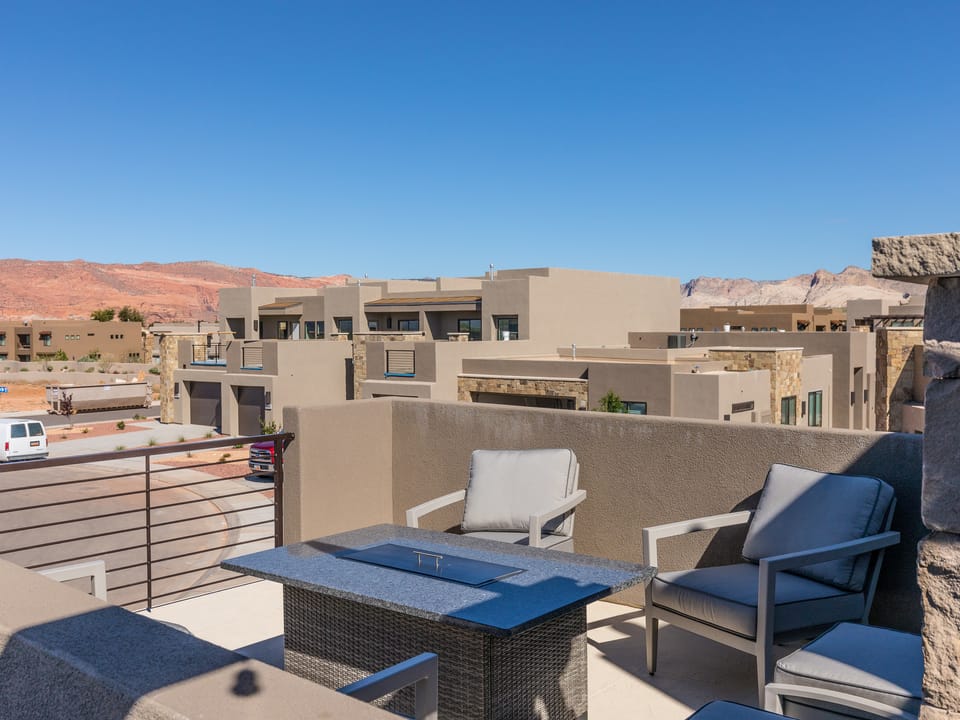 Red Rock Rooftop House in St George