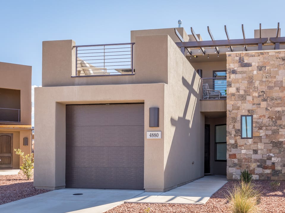 Red Rock Rooftop Villa in St George