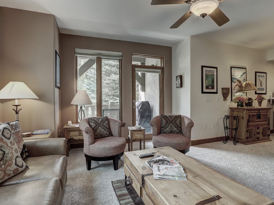 Cozy 2BR Condo - Walk to Chairlift! Apartment in Edwards