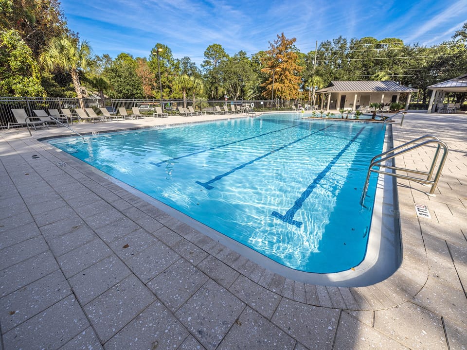 Bay Pine Pool