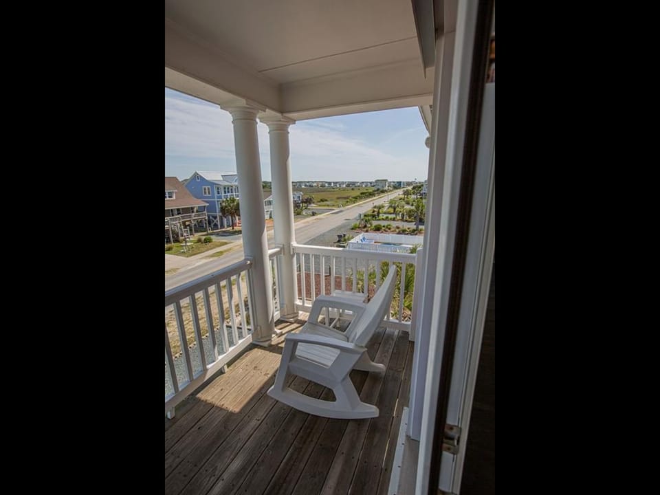 Lower Level Street Side Deck View