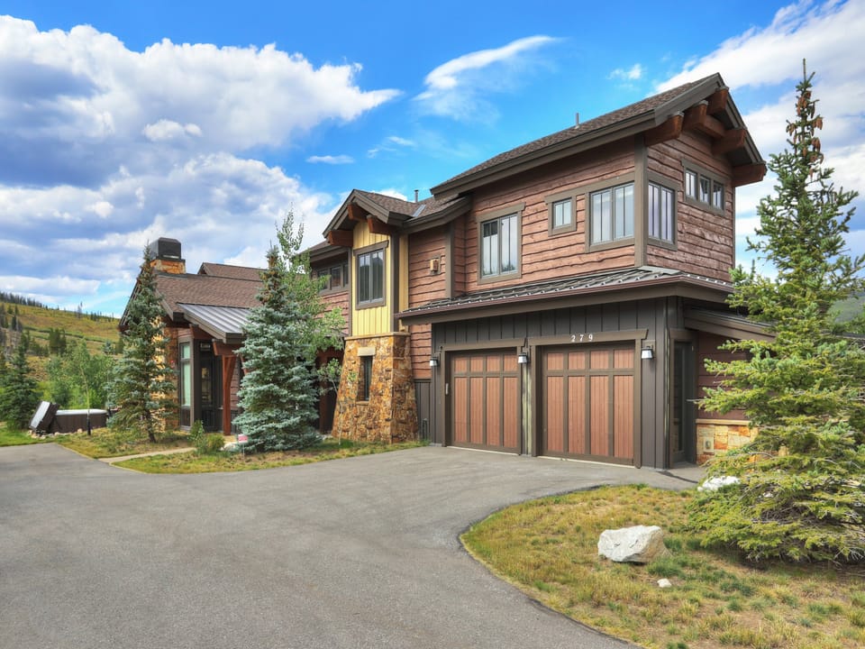 Exterior - Lone Star Lodge - Breckenridge Vacation Rental