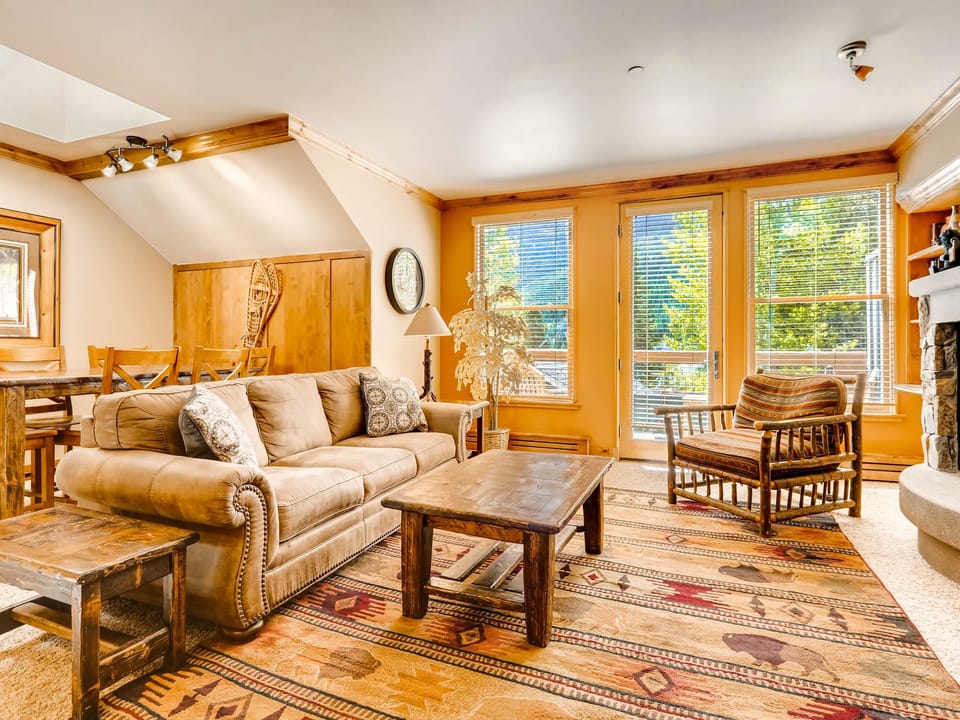 Spacious 1Br Condo-River Run Village-Hot tub & Kids Ski Free Apartment in Keystone