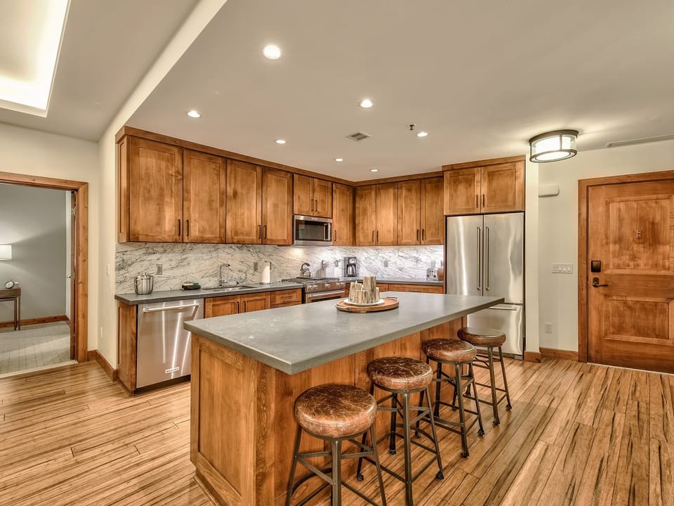 Steps From Heavenly Village & Gondola-Luxury 3Br Residence Apartment in Stateline