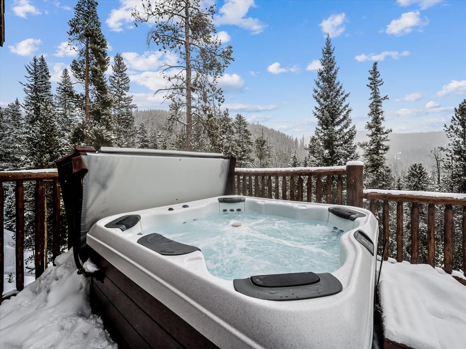 Hot Tub - Modern Log Cabin - Breckenridge Vacation Rental