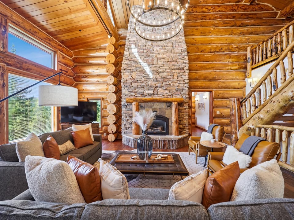 Living Area - Modern Log Cabin - Breckenridge Vacation Rental