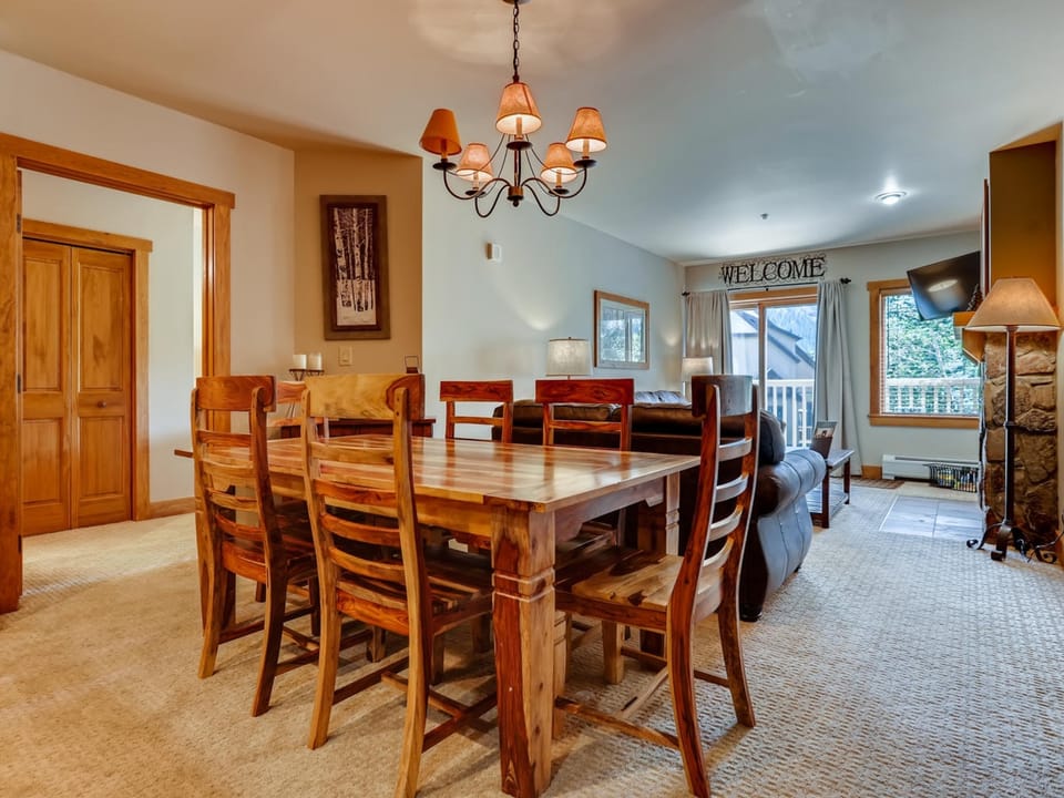 Premier Red Hawk Lodge 2 Br~Walk to Slopes Apartment in Keystone