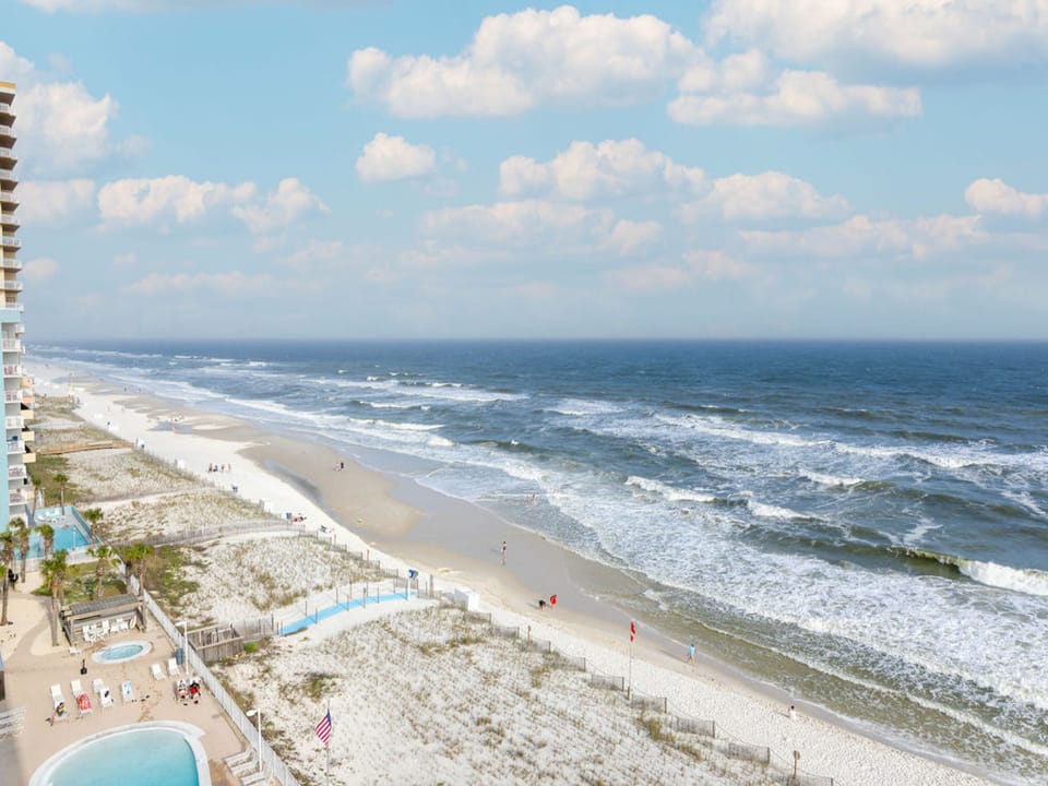 Elevated serenity: Endless Gulf views from the 9th-floor balcony.