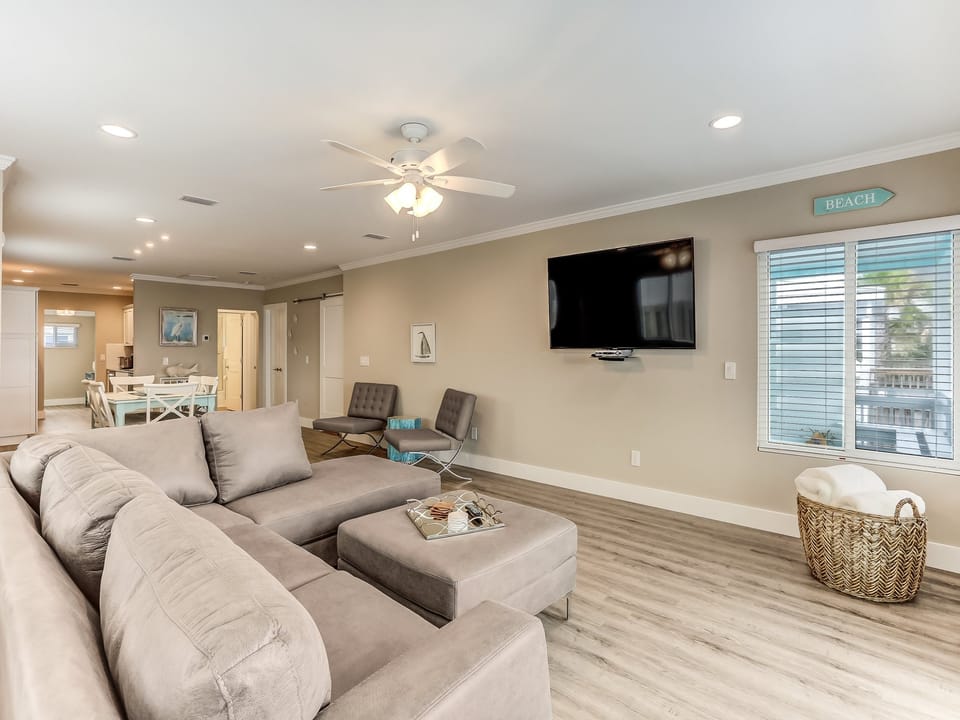 Living Room/TV