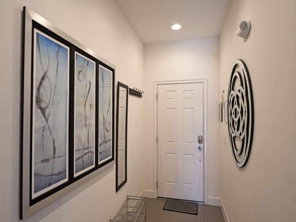Entryway 1200.jpg