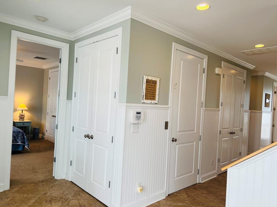 Lower Level Entrance Way