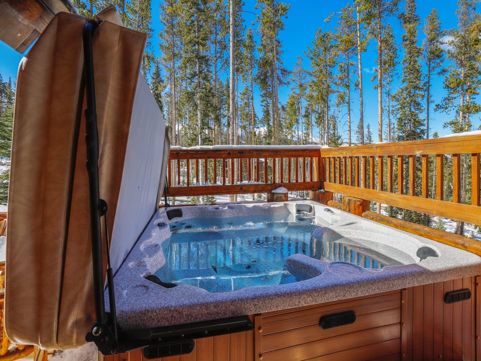 Hot Tub - Fireside Retreat - Breckenridge Vacation Rental