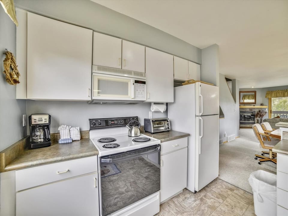 LG723A Kitchen