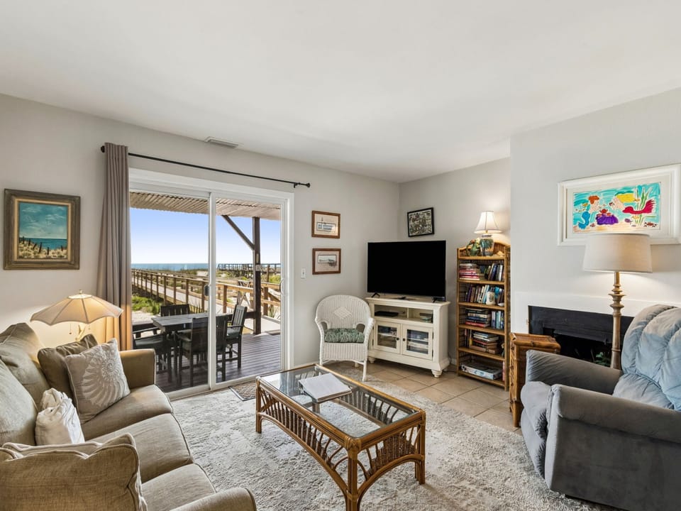 Living Room/TV