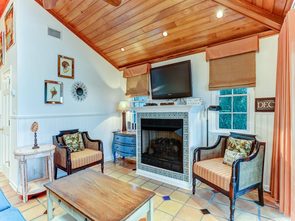 Living Room/TV
