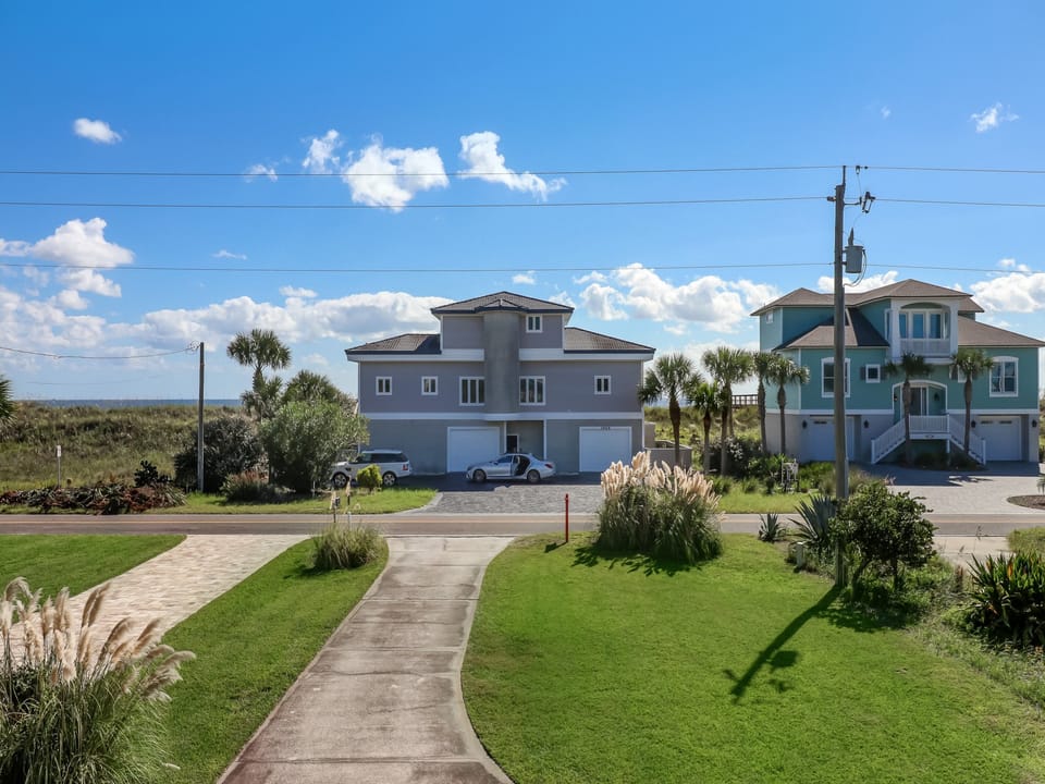 Front Exterior View/Limited Oceanviews
