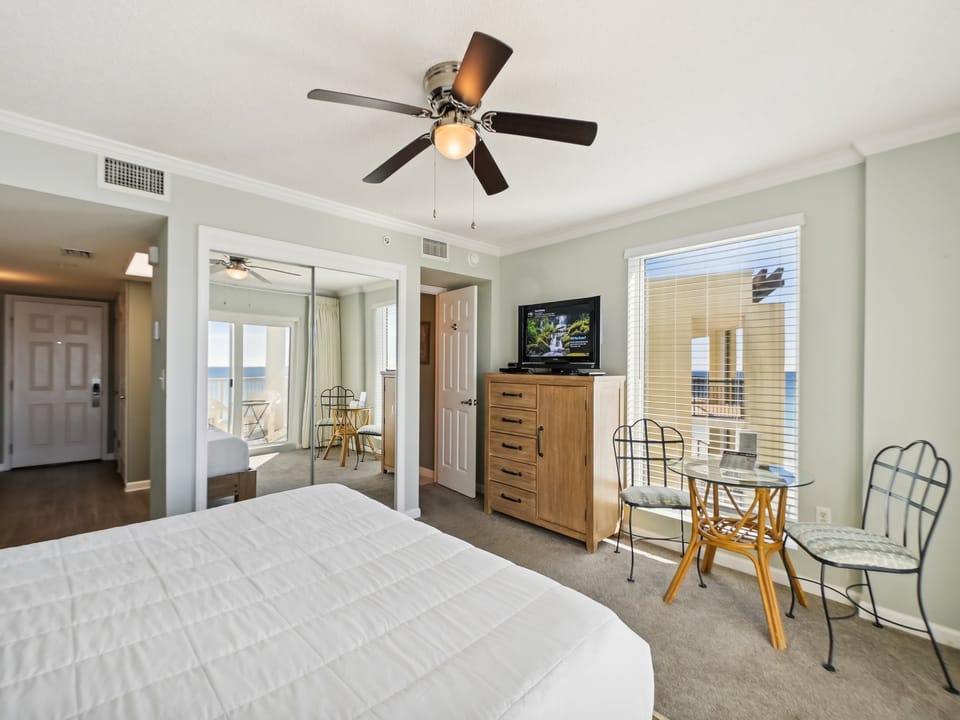 Living room/Bedroom