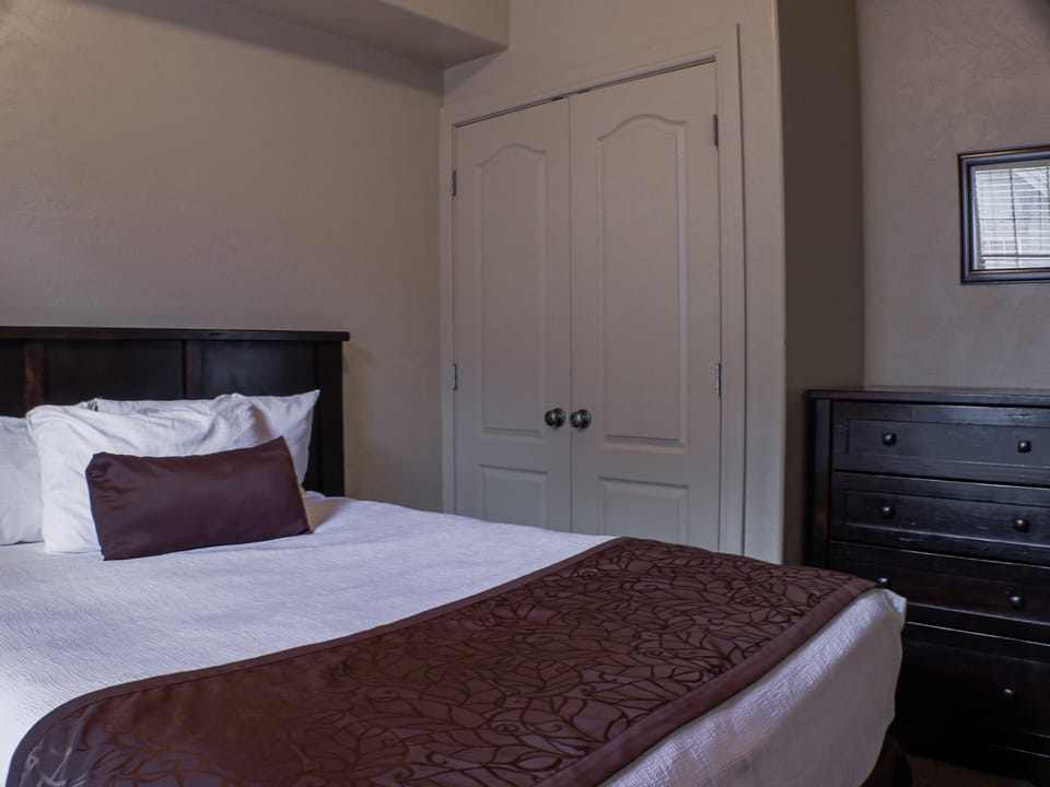 Queen Guest Bedroom
