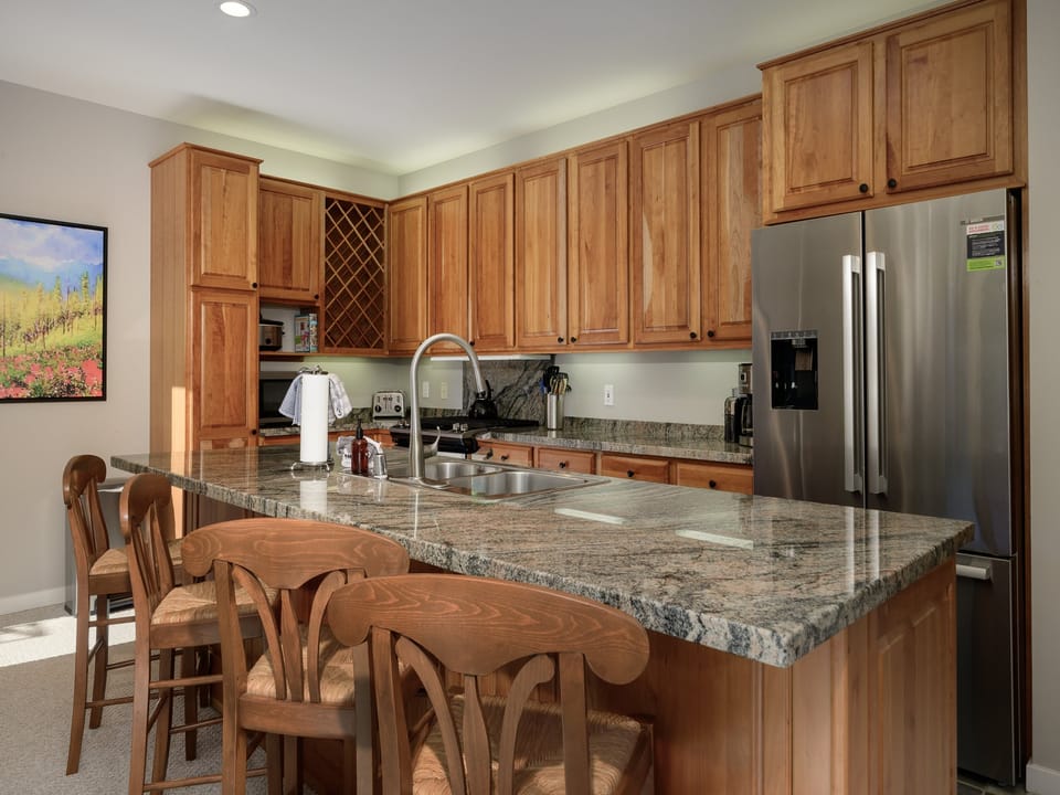 Open floor plan with room for all your guests to spread out