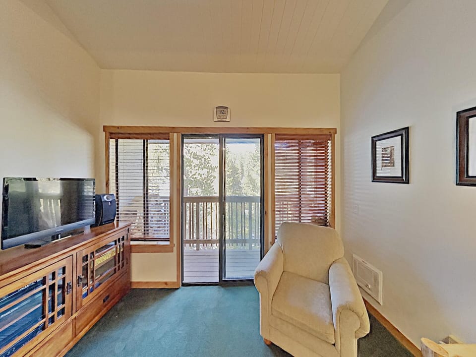 Living Room To Deck