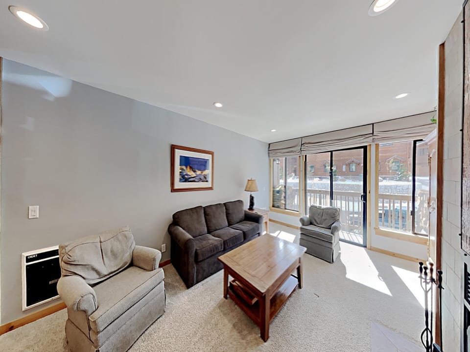 Spacious and Relaxing One Bedroom Closest to Mammoth Mountain