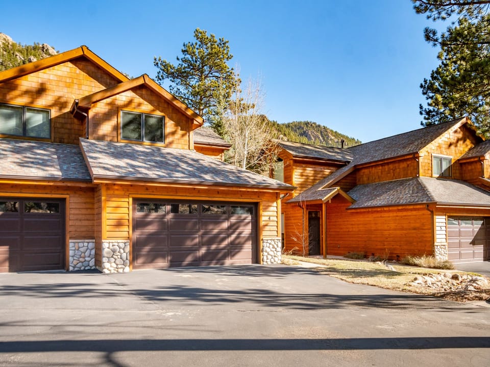 River Rock Retreat - Garage parking for two vehicles, additional two parking spaces available outside. (four total)