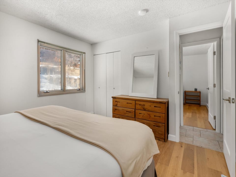 12-35UpperWoodbridge29c_24121901