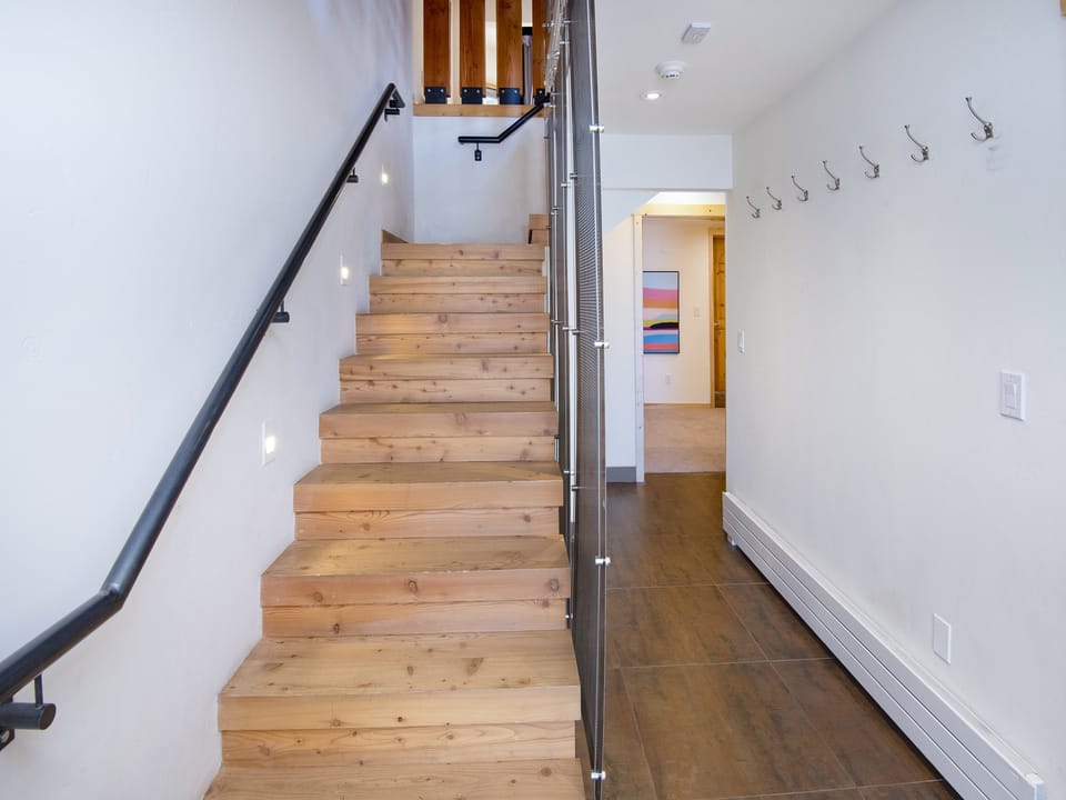 Eiger-Chalet-9-MLS_02