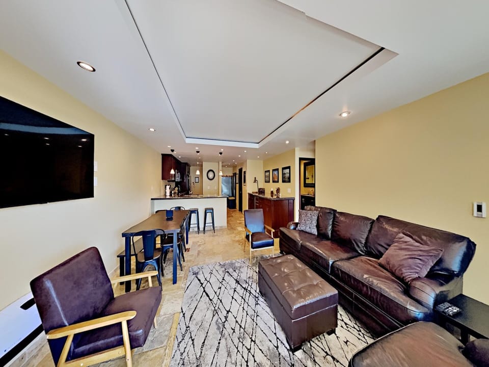 Living and Dining Area with Ample Seating