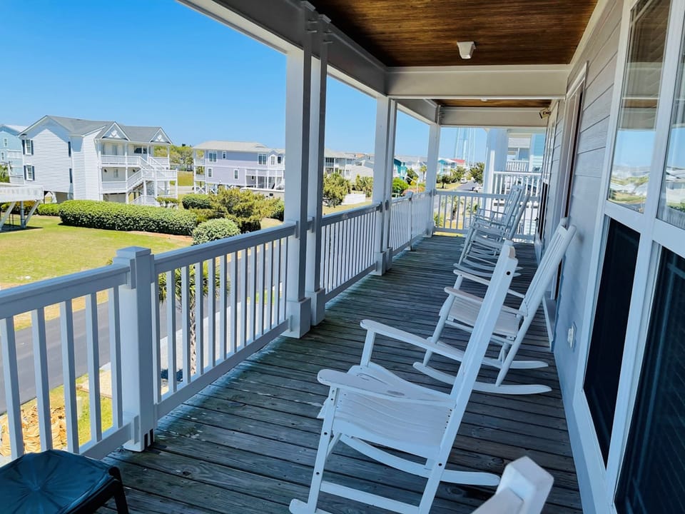 Upper Level Deck